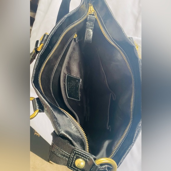 Coach Poppy Black Patent Leather Shoulder Bag. - Picture 5 of 8